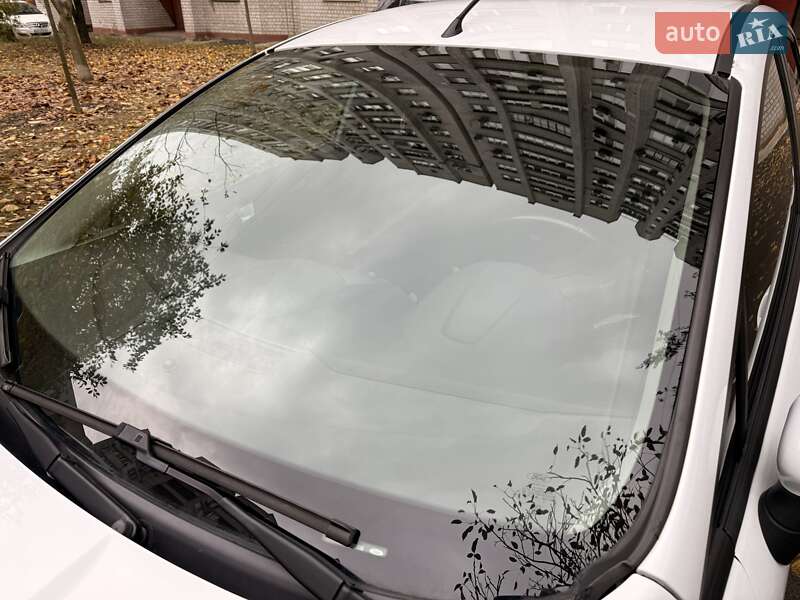 Хетчбек Ford Fiesta 2013 в Дніпрі