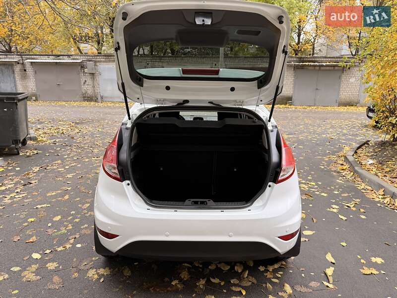 Хетчбек Ford Fiesta 2013 в Дніпрі