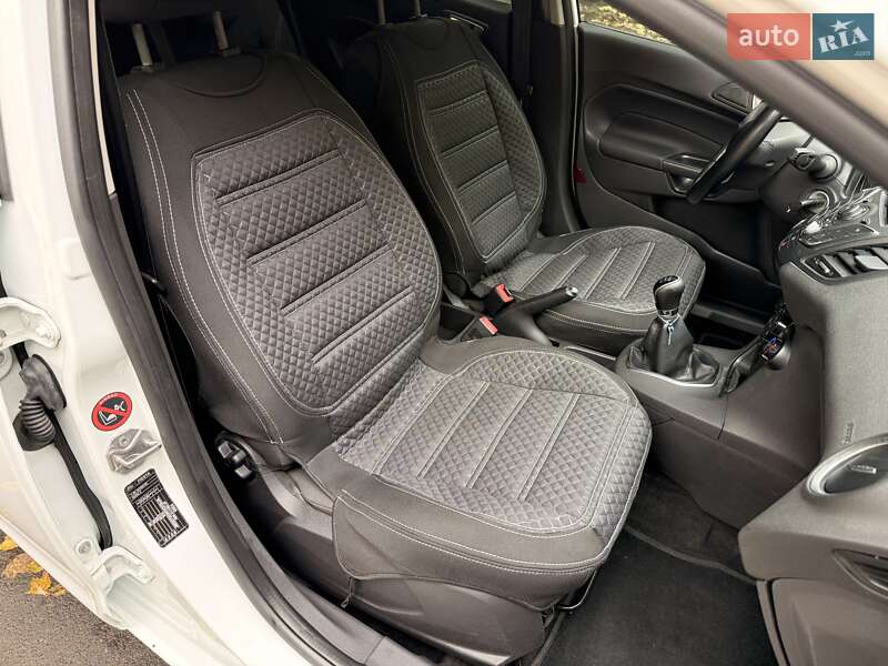 Хетчбек Ford Fiesta 2013 в Дніпрі