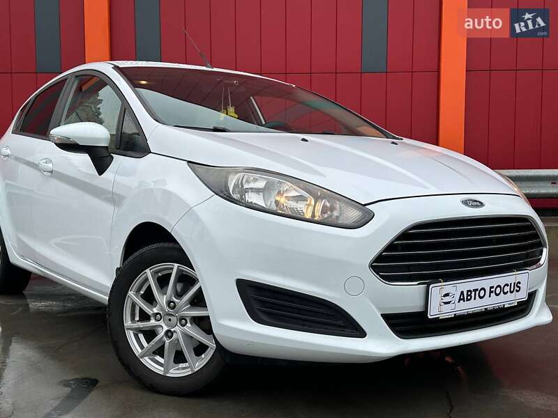 Хэтчбек Ford Fiesta 2015 в Киеве фото 2 Хэтчбек Ford Fiesta 2015 в Киеве