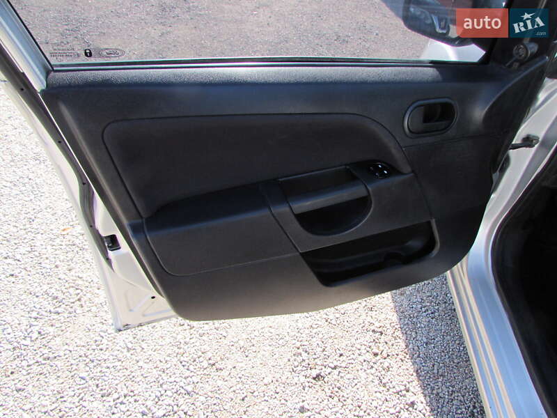 Хэтчбек Ford Fiesta 2008 в Кропивницком фото 6 Хэтчбек Ford Fiesta 2008 в Кропивницком
