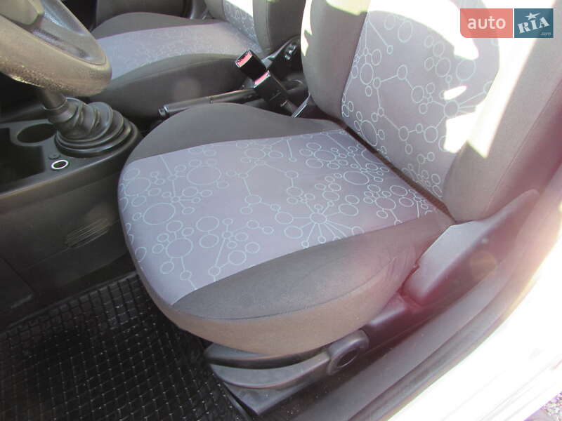 Хэтчбек Ford Fiesta 2008 в Кропивницком фото 9 Хэтчбек Ford Fiesta 2008 в Кропивницком