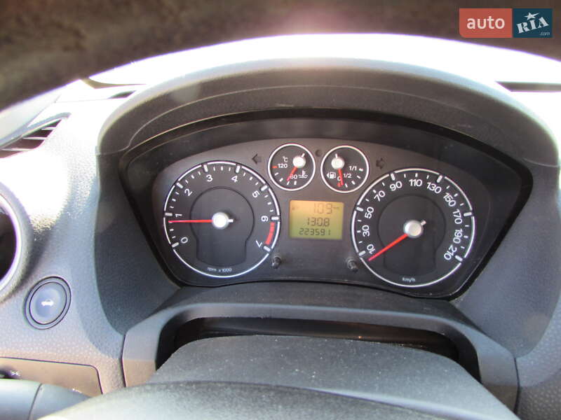 Хэтчбек Ford Fiesta 2008 в Кропивницком фото 23 Хэтчбек Ford Fiesta 2008 в Кропивницком