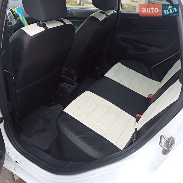 Хетчбек Ford Fiesta 2010 в Миколаєві фото 4 Хетчбек Ford Fiesta 2010 в Миколаєві