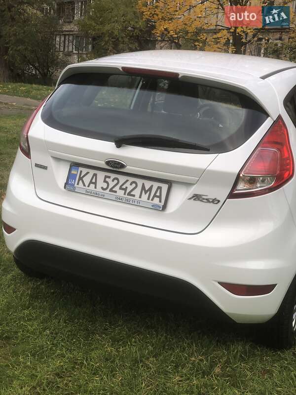 Хетчбек Ford Fiesta 2015 в Києві фото 2 Хетчбек Ford Fiesta 2015 в Києві