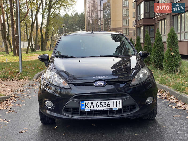 Хэтчбек Ford Fiesta 2011 в Чернигове фото 2 Хэтчбек Ford Fiesta 2011 в Чернигове