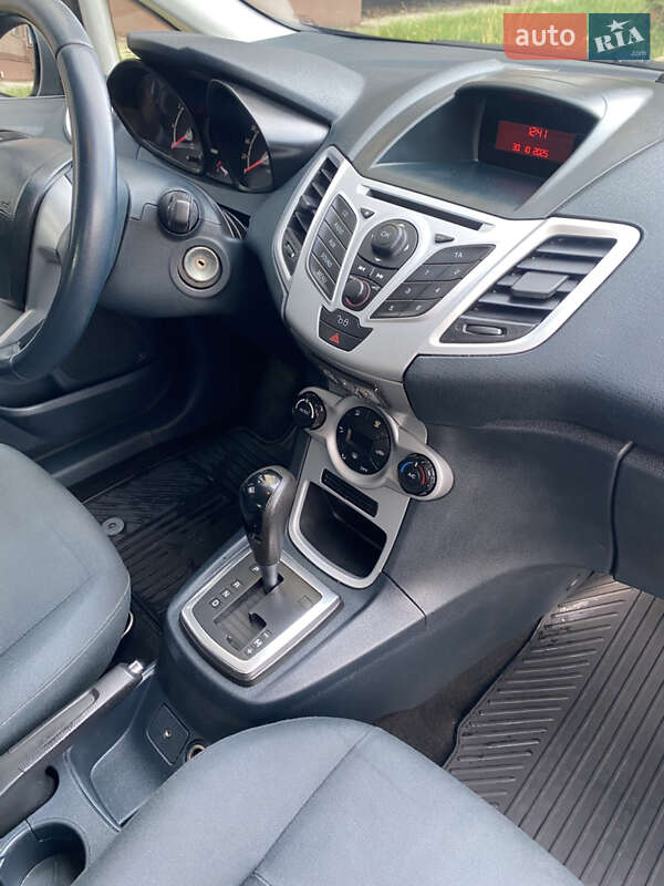 Хэтчбек Ford Fiesta 2011 в Чернигове фото 11 Хэтчбек Ford Fiesta 2011 в Чернигове