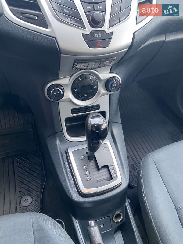 Хэтчбек Ford Fiesta 2011 в Чернигове фото 14 Хэтчбек Ford Fiesta 2011 в Чернигове