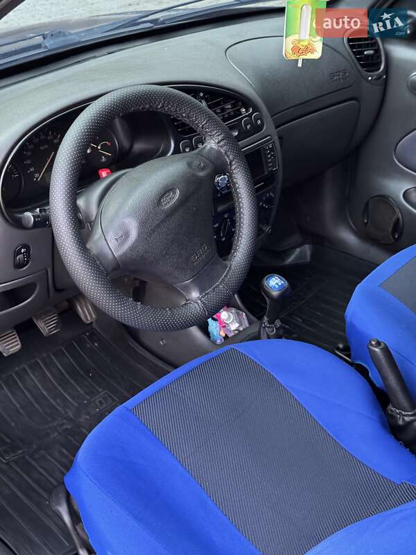 Хетчбек Ford Fiesta 2001 в Львові