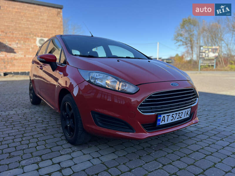 Хэтчбек Ford Fiesta 2016 в Снятине