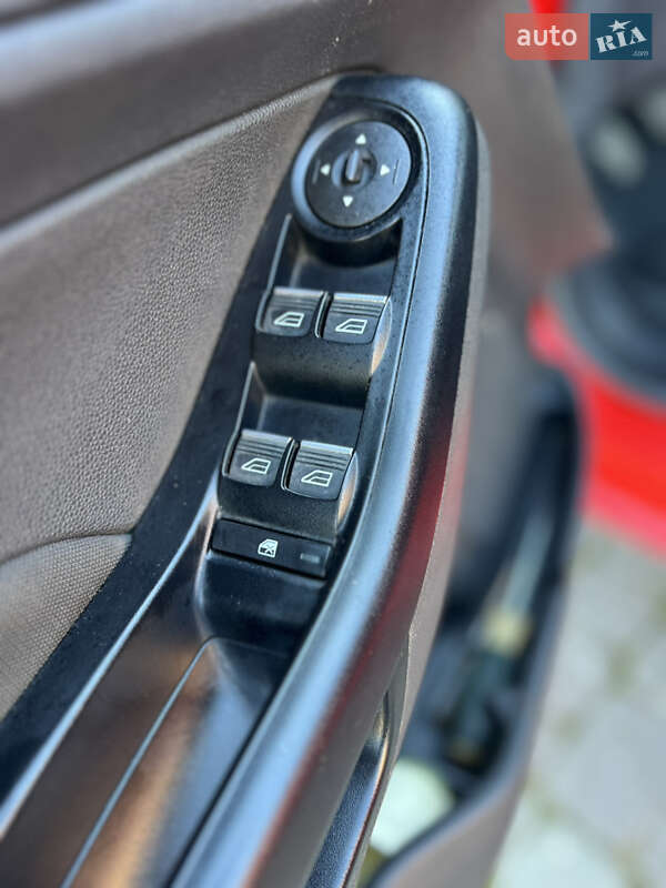 Хэтчбек Ford Fiesta 2016 в Снятине