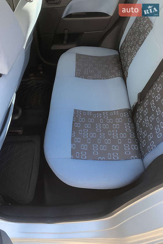 Хетчбек Ford Fiesta 2005 в Дрогобичі фото 7 Хетчбек Ford Fiesta 2005 в Дрогобичі