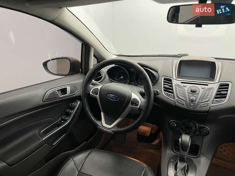 Хетчбек Ford Fiesta 2014 в Києві