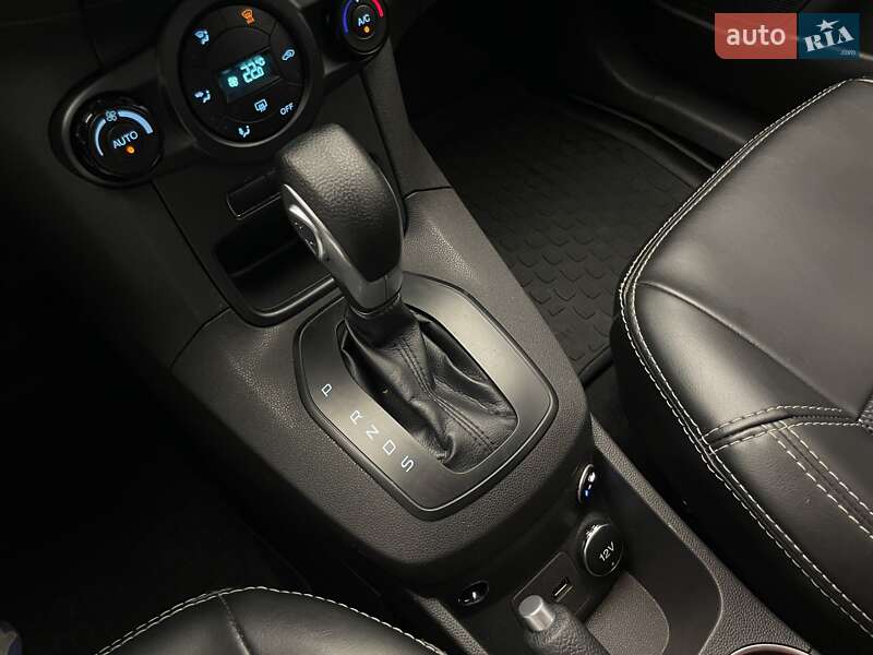 Хетчбек Ford Fiesta 2014 в Києві