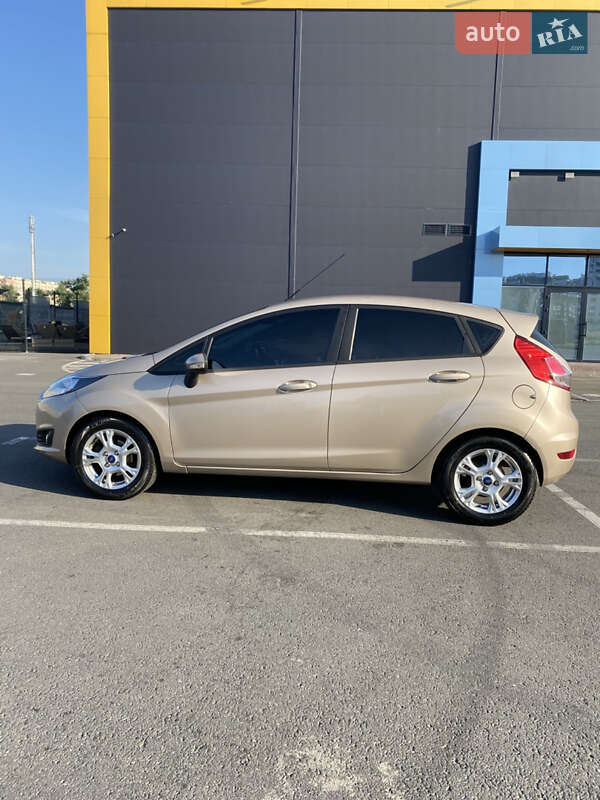 Хэтчбек Ford Fiesta 2016 в Киеве фото 7 Хэтчбек Ford Fiesta 2016 в Киеве