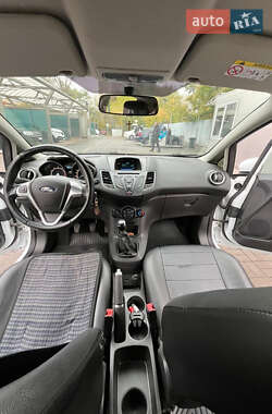 Хетчбек Ford Fiesta 2016 в Києві
