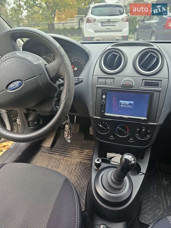 Хэтчбек Ford Fiesta 2008 в Сумах фото 10 Хэтчбек Ford Fiesta 2008 в Сумах