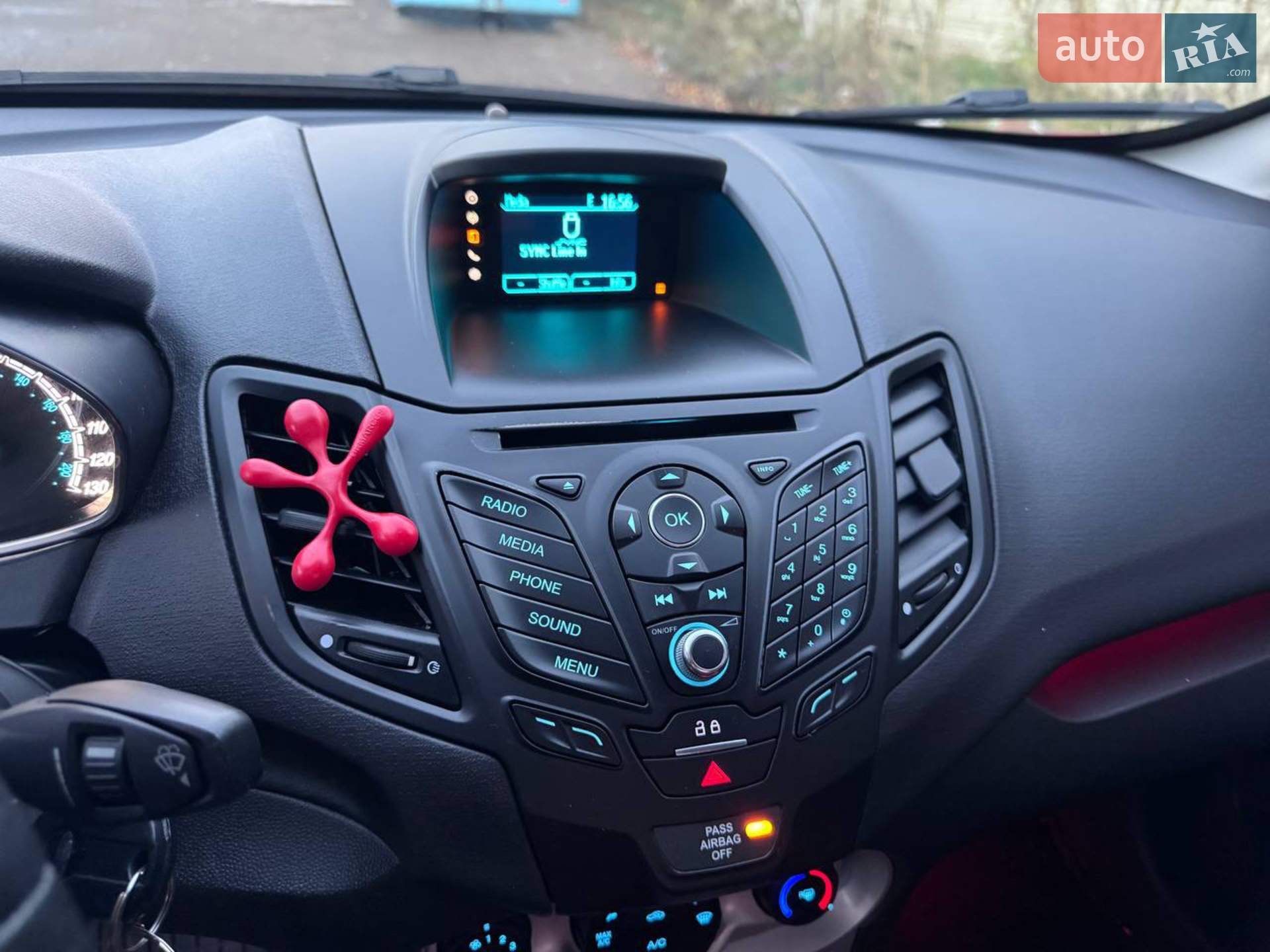 2015 Ford Fiesta - мініатюра 9