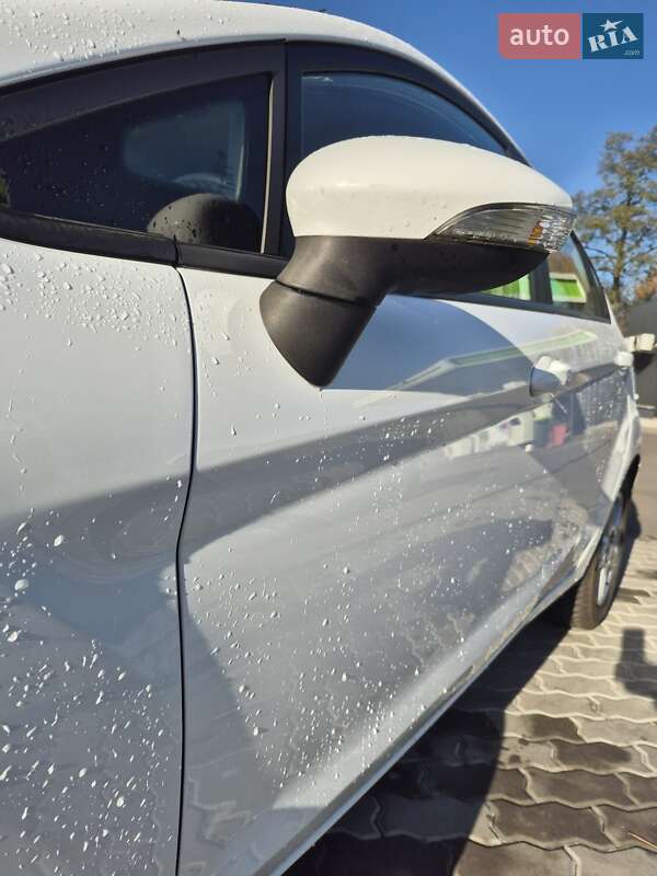 Хэтчбек Ford Fiesta 2014 в Львове фото 22 Хэтчбек Ford Fiesta 2014 в Львове