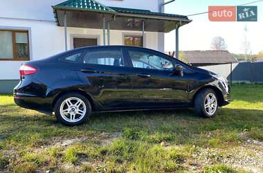Седан Ford Fiesta 2018 в Івано-Франківську