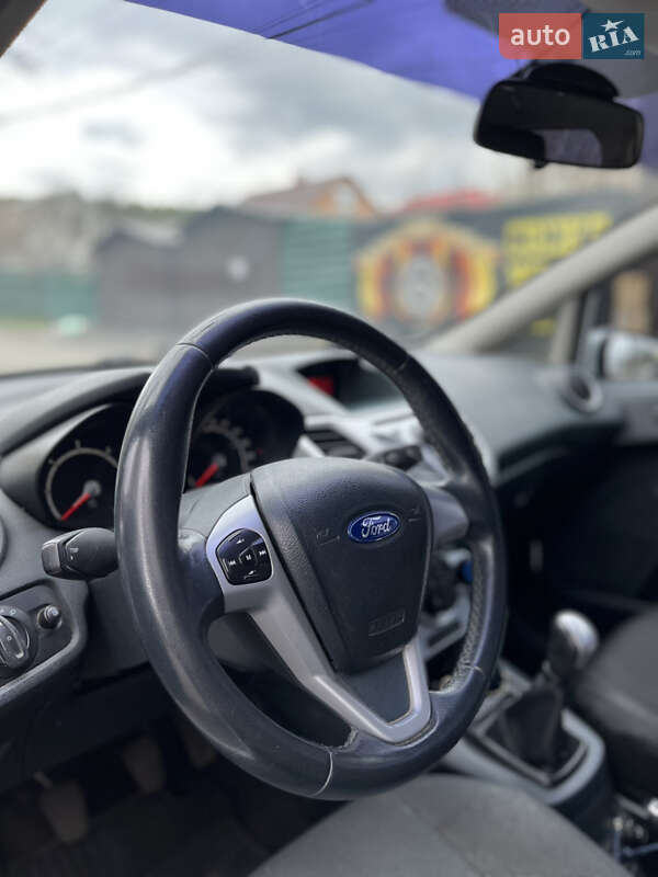 Хэтчбек Ford Fiesta 2012 в Киеве