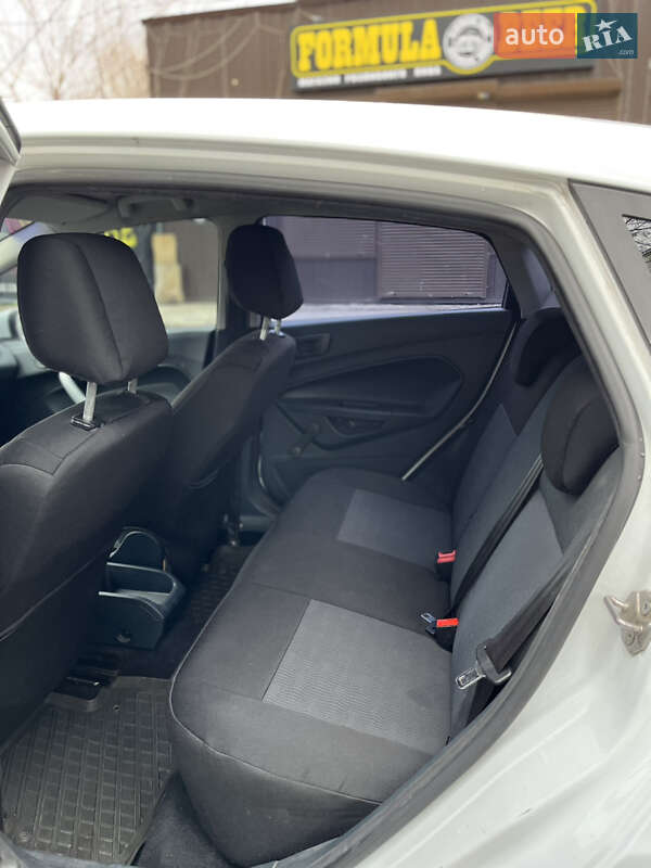Хэтчбек Ford Fiesta 2012 в Киеве