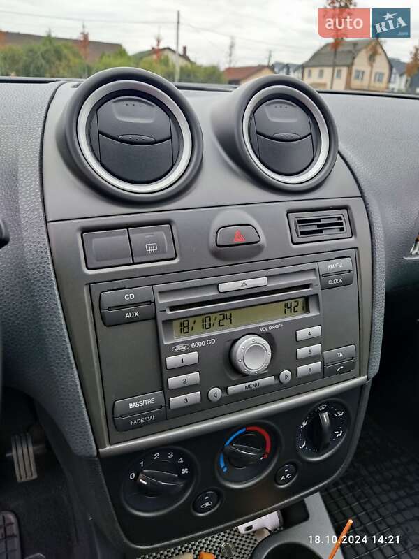 Хетчбек Ford Fiesta 2008 в Ірпені