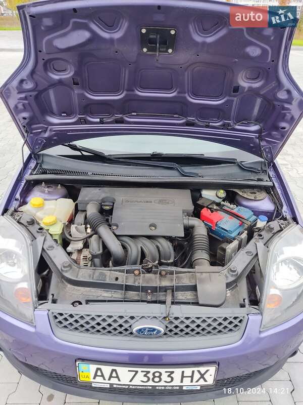 Хетчбек Ford Fiesta 2008 в Ірпені