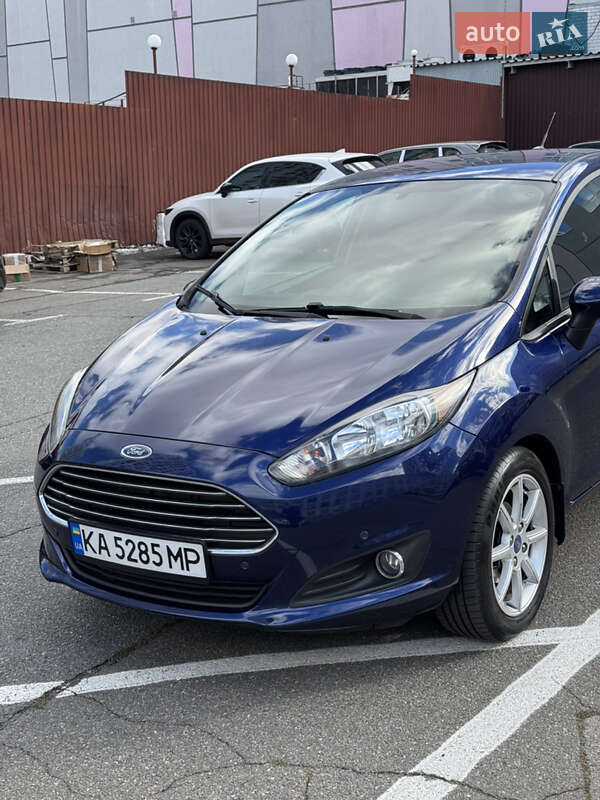 Седан Ford Fiesta 2016 в Киеве