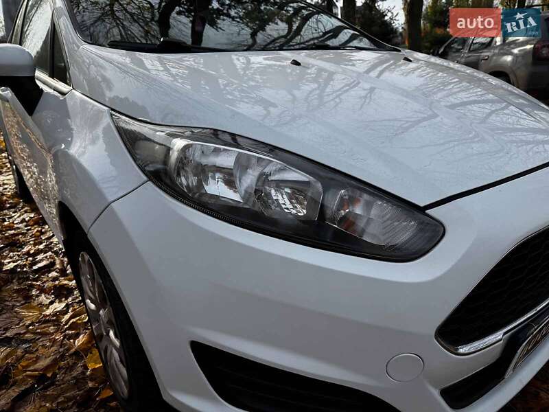 Хэтчбек Ford Fiesta 2017 в Киеве фото 4 Хэтчбек Ford Fiesta 2017 в Киеве