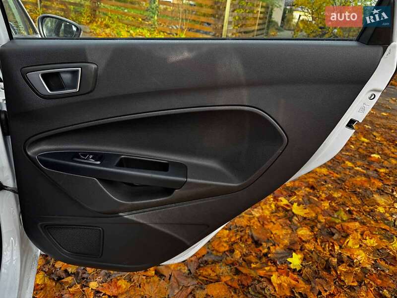 Хэтчбек Ford Fiesta 2017 в Киеве фото 25 Хэтчбек Ford Fiesta 2017 в Киеве