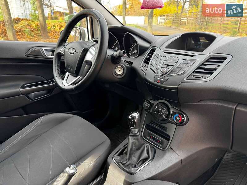 Хэтчбек Ford Fiesta 2017 в Киеве фото 29 Хэтчбек Ford Fiesta 2017 в Киеве
