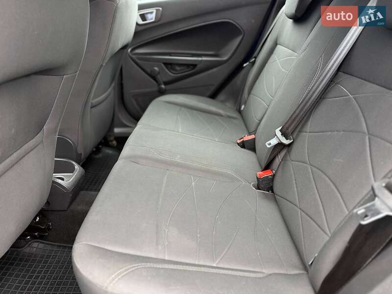 Хэтчбек Ford Fiesta 2015 в Запорожье