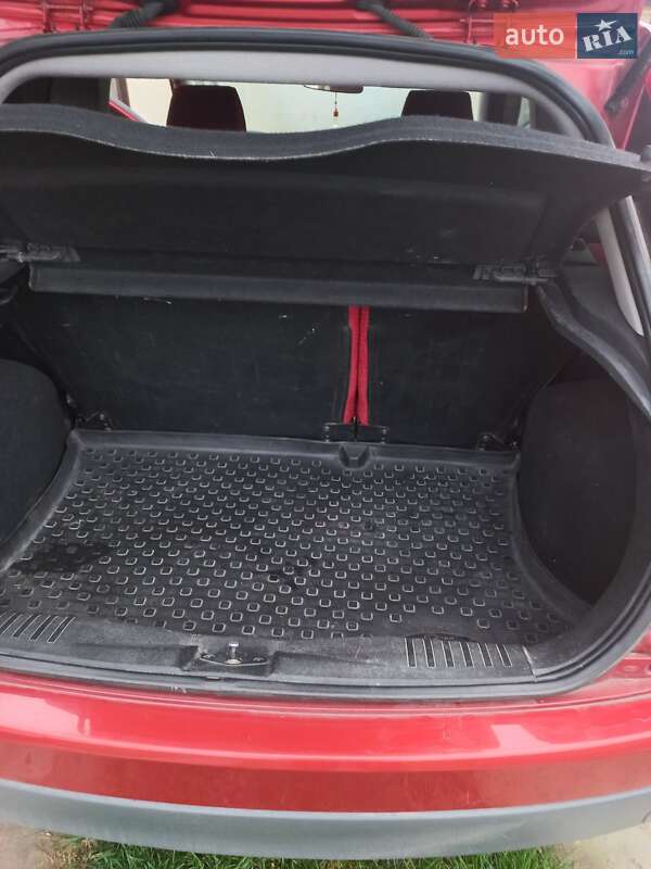 Хэтчбек Ford Fiesta 2006 в Черкассах фото 5 Хэтчбек Ford Fiesta 2006 в Черкассах