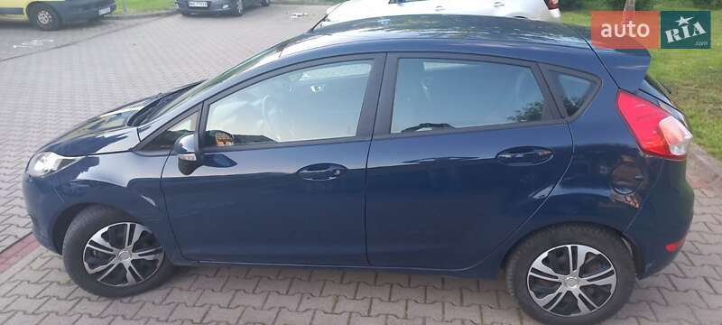 Хэтчбек Ford Fiesta 2014 в Львове