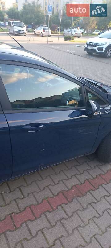 Хэтчбек Ford Fiesta 2014 в Львове