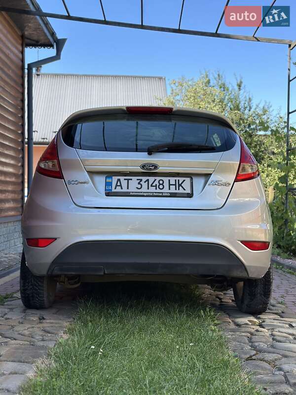 Хетчбек Ford Fiesta 2010 в Косові фото 5 Хетчбек Ford Fiesta 2010 в Косові