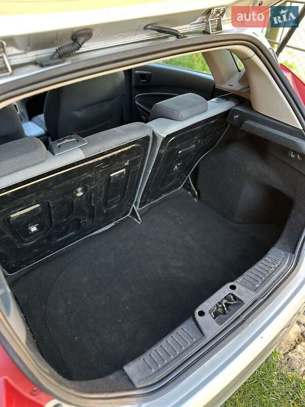Хетчбек Ford Fiesta 2010 в Косові фото 14 Хетчбек Ford Fiesta 2010 в Косові