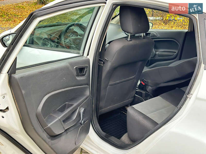 Хэтчбек Ford Fiesta 2015 в Николаеве фото 7 Хэтчбек Ford Fiesta 2015 в Николаеве