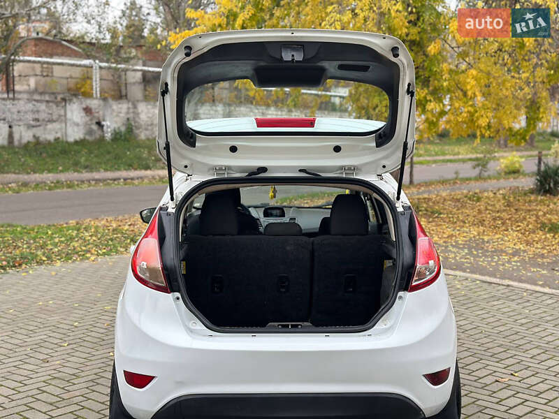 Хэтчбек Ford Fiesta 2015 в Николаеве фото 8 Хэтчбек Ford Fiesta 2015 в Николаеве