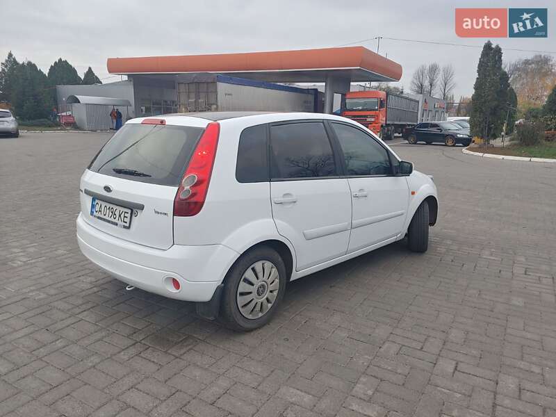 Хэтчбек Ford Fiesta 2007 в Золотоноше