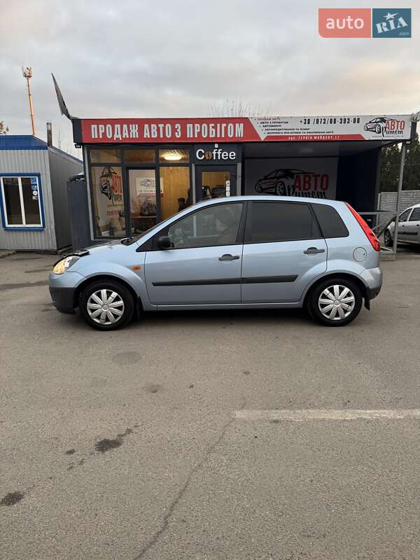 Хэтчбек Ford Fiesta 2007 в Каменке