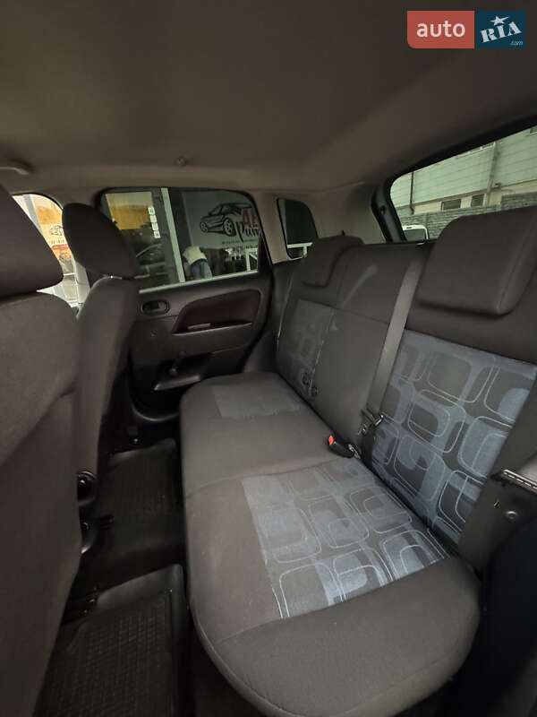 Хэтчбек Ford Fiesta 2007 в Каменке