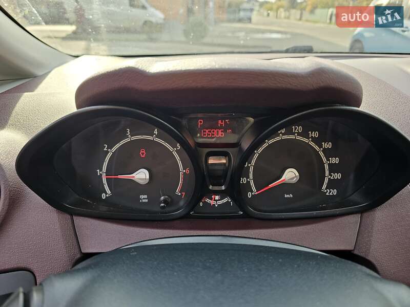 Хетчбек Ford Fiesta 2010 в Києві фото 13 Хетчбек Ford Fiesta 2010 в Києві