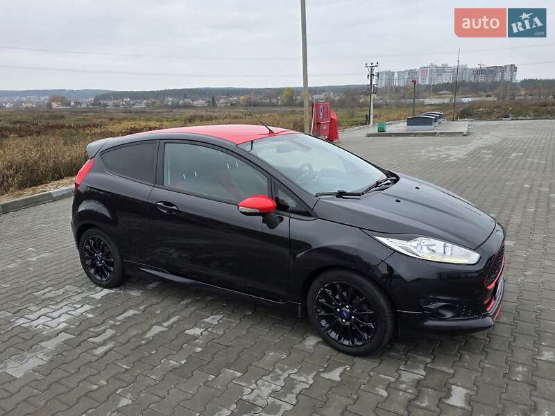 Хэтчбек Ford Fiesta 2015 в Ирпене