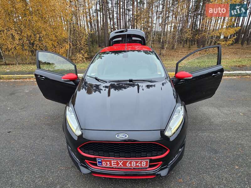 Хэтчбек Ford Fiesta 2015 в Ирпене