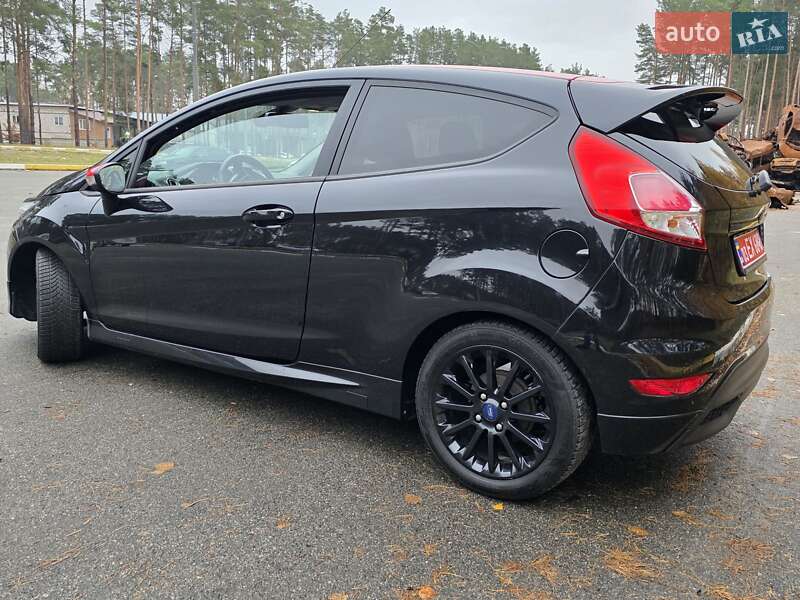 Хэтчбек Ford Fiesta 2015 в Ирпене