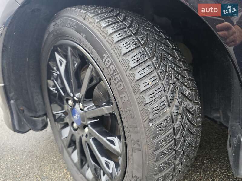 Хэтчбек Ford Fiesta 2015 в Ирпене