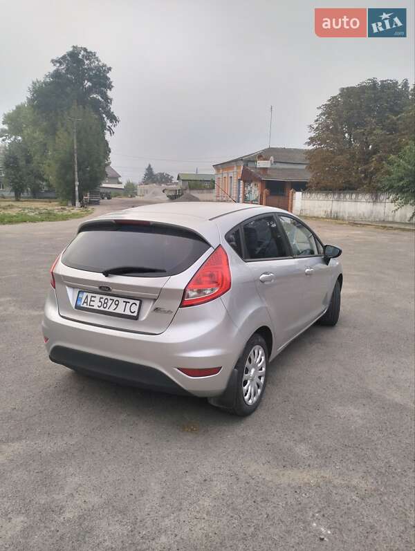 Хэтчбек Ford Fiesta 2010 в Верхнеднепровске