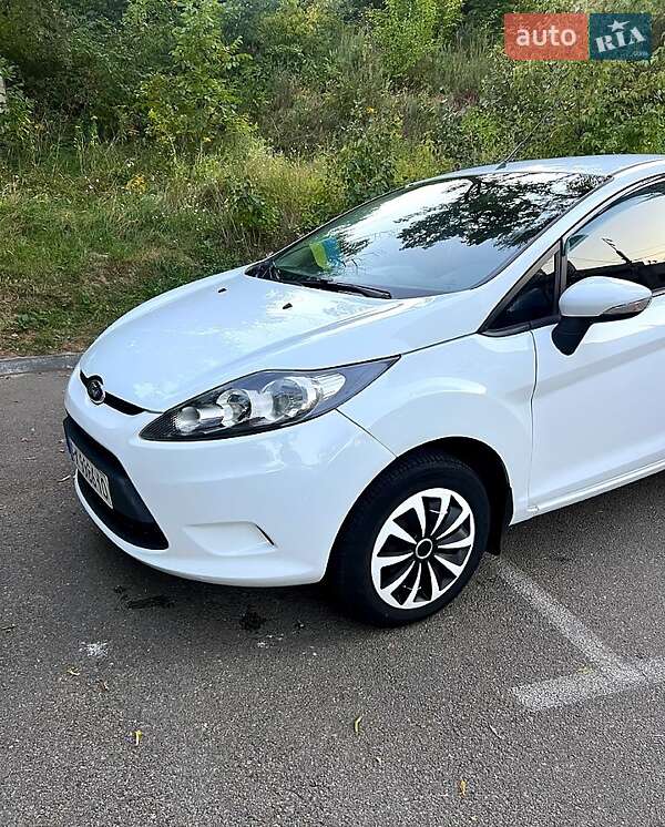 Хетчбек Ford Fiesta 2012 в Києві